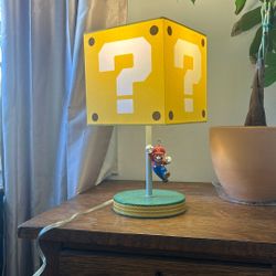 Lamp Mario
