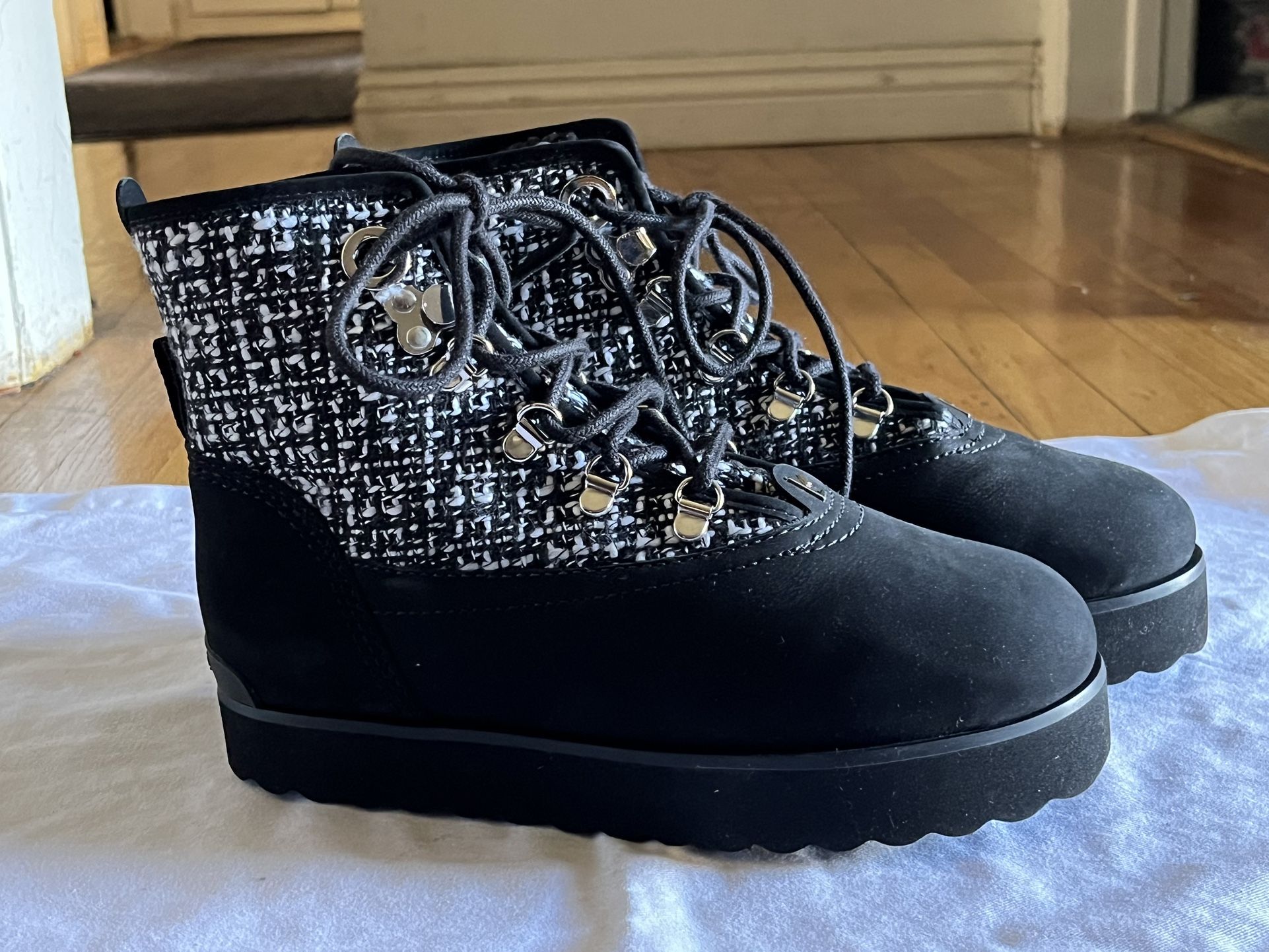 Larroude “VAIL” Waterproof Boot NWOB SZ 6.5