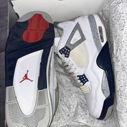 Jordan 4 Midnight Navy  Men’s 9.5