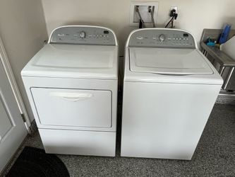 Whirlpool Cabrio Washer & Gas Dryer - Works Like New!