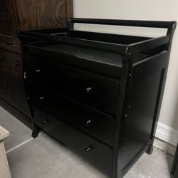 Changing Table / Dresser 