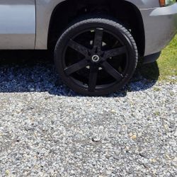 Read Description↓ 24" Strada Wheels 6x5.5 Lug Pattern