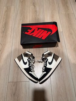 Air Jordan 1 “Mocha” Size 10.5