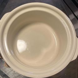 Roseville Ohio pottery casserole dish