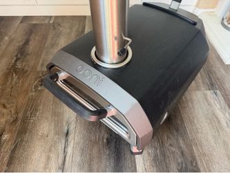 Brand New Ooni Karu Pizza Oven - Pellets/Wood/Charcoal (gas option would have to be purchased separately)