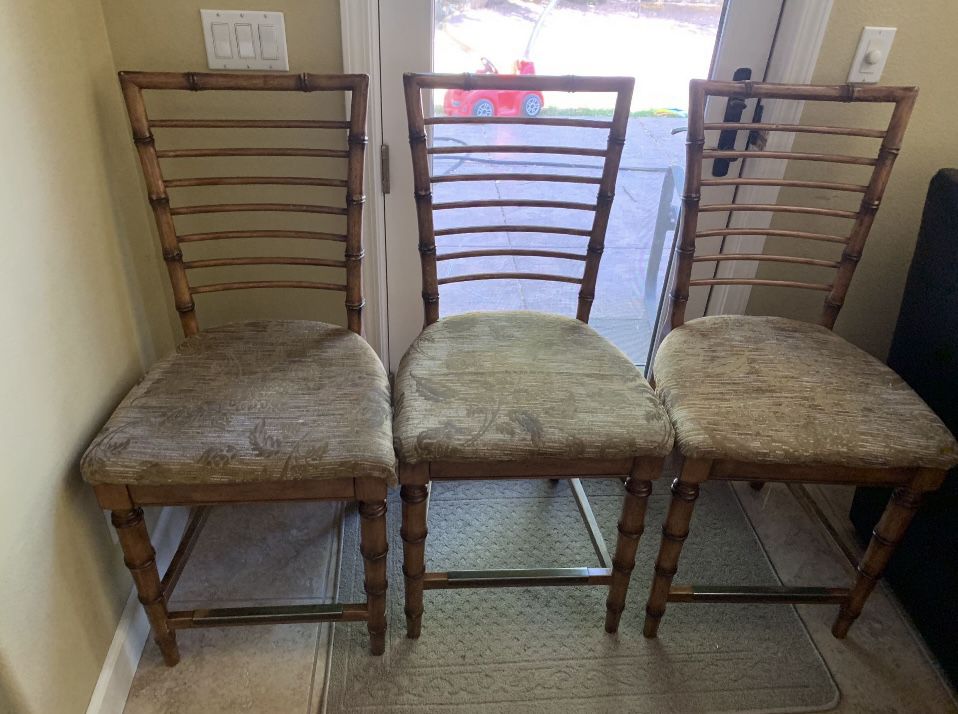 3 Bamboo Patio High Chairs For 10$(all Of Them For 10.)