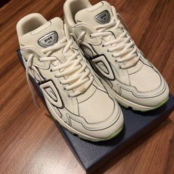 New Dior B30 Size 10 With Box