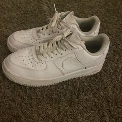 Used AIRFORCES (WHITE) Size 11.