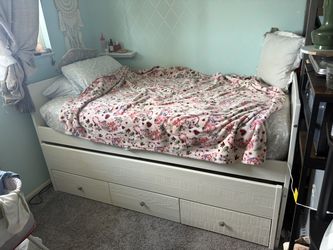 Twin Daybed with trundle and drawers