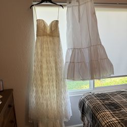 Wedding Dress - Size 8 Strapless - Gorgeous Lace
