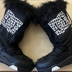 WOMENS DC SNOW BOOTS