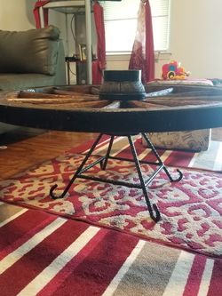 nice wagon wheel offee table