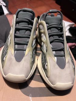 Adidas Yeezy 700 V3 Sneakers