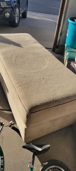 Ottoman W/ Storage