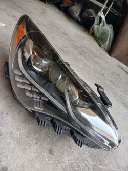 Kia Stinger headlight OEM right side 2018-2023 $750 OBO