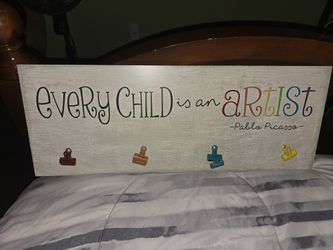 Kids art hanging board