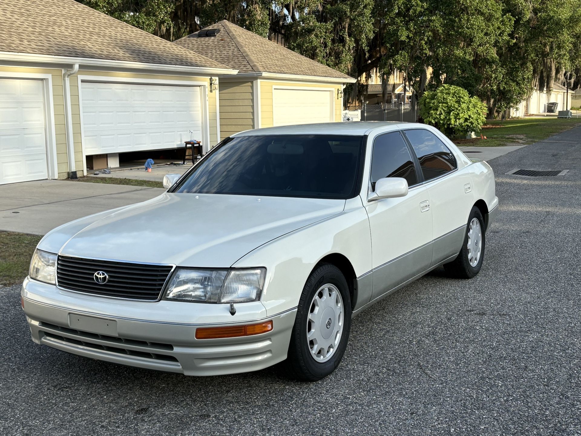 1995 Lexus LS 400