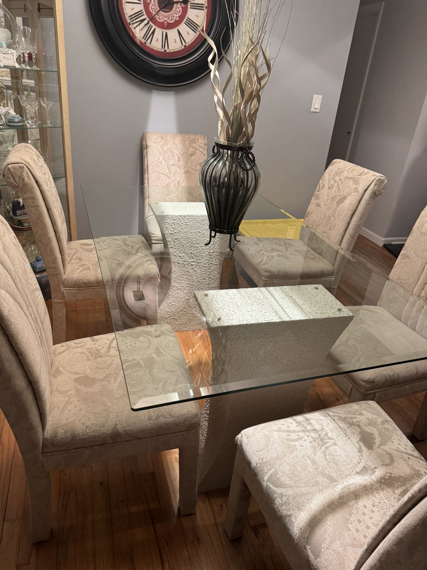 Dinette With Six Chair