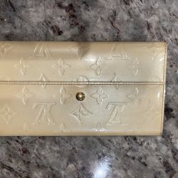 Louis Vuitton Wallet, LV