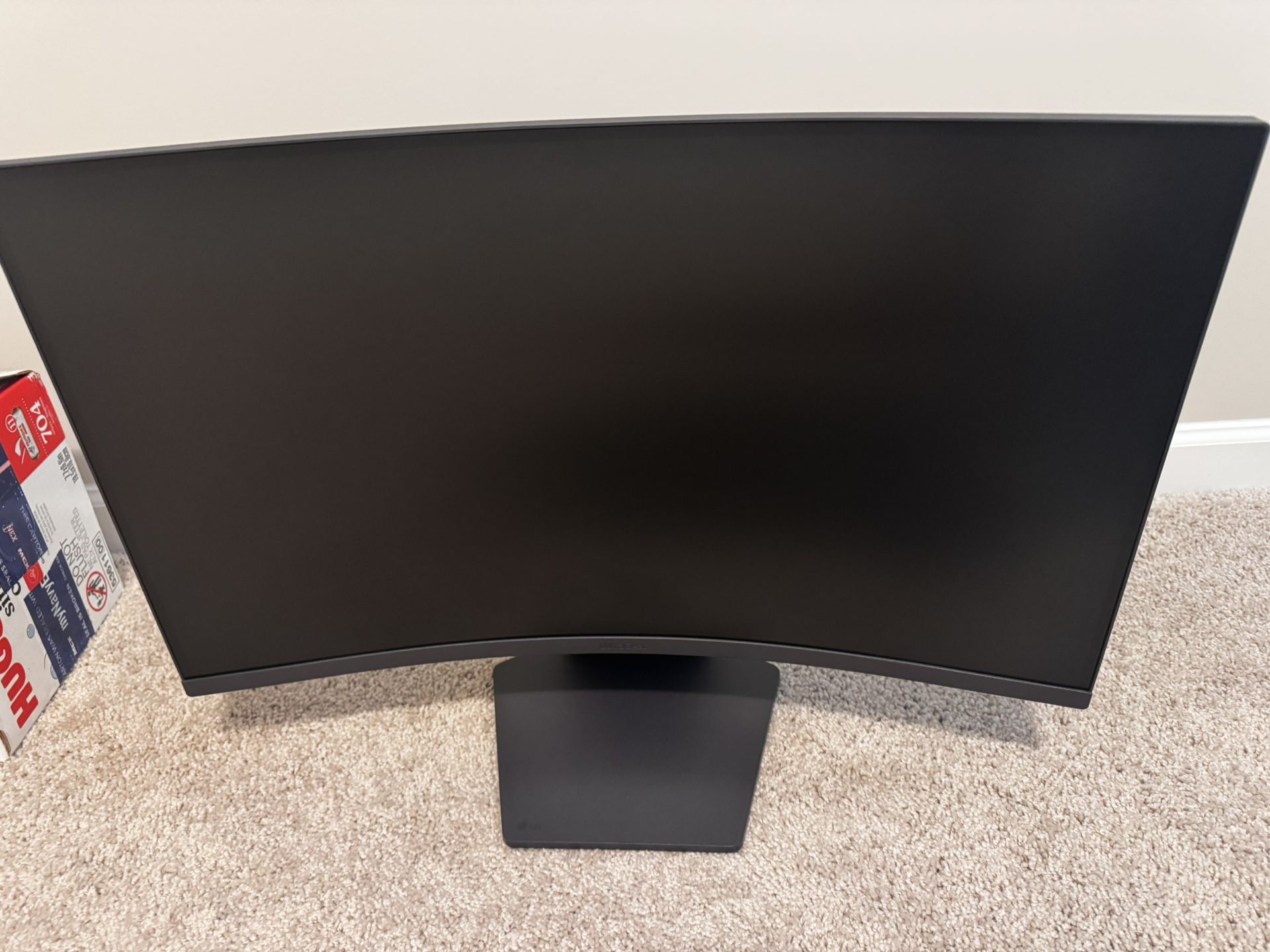 LG 27GS60QC-B Ultragear Curved Gaming Monitor 27-Inch QHD (2560x1440) 180Hz 1ms 1000R AMD FreeSync HDR10 HDMIx2 DisplayPort Borderless Design Black St