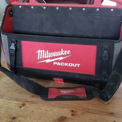 Milwaukee 22 Inch Tote