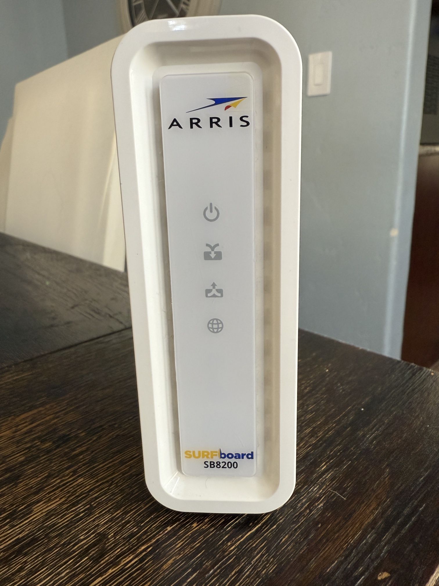 Arris surfboard SB8200