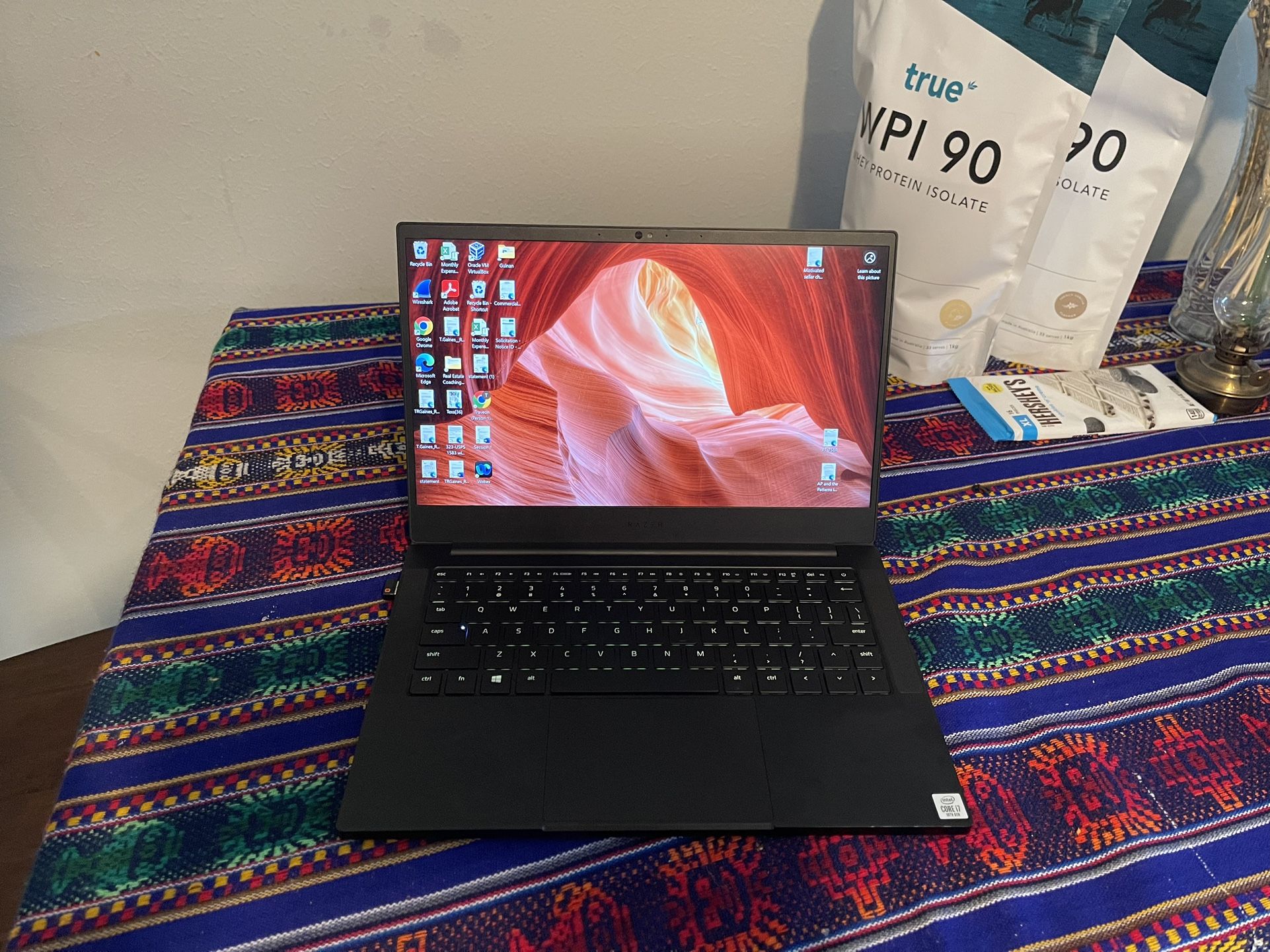 Razer Blade Stealth 13 (2019, Intel i7) (Cash only) (Negotiable)