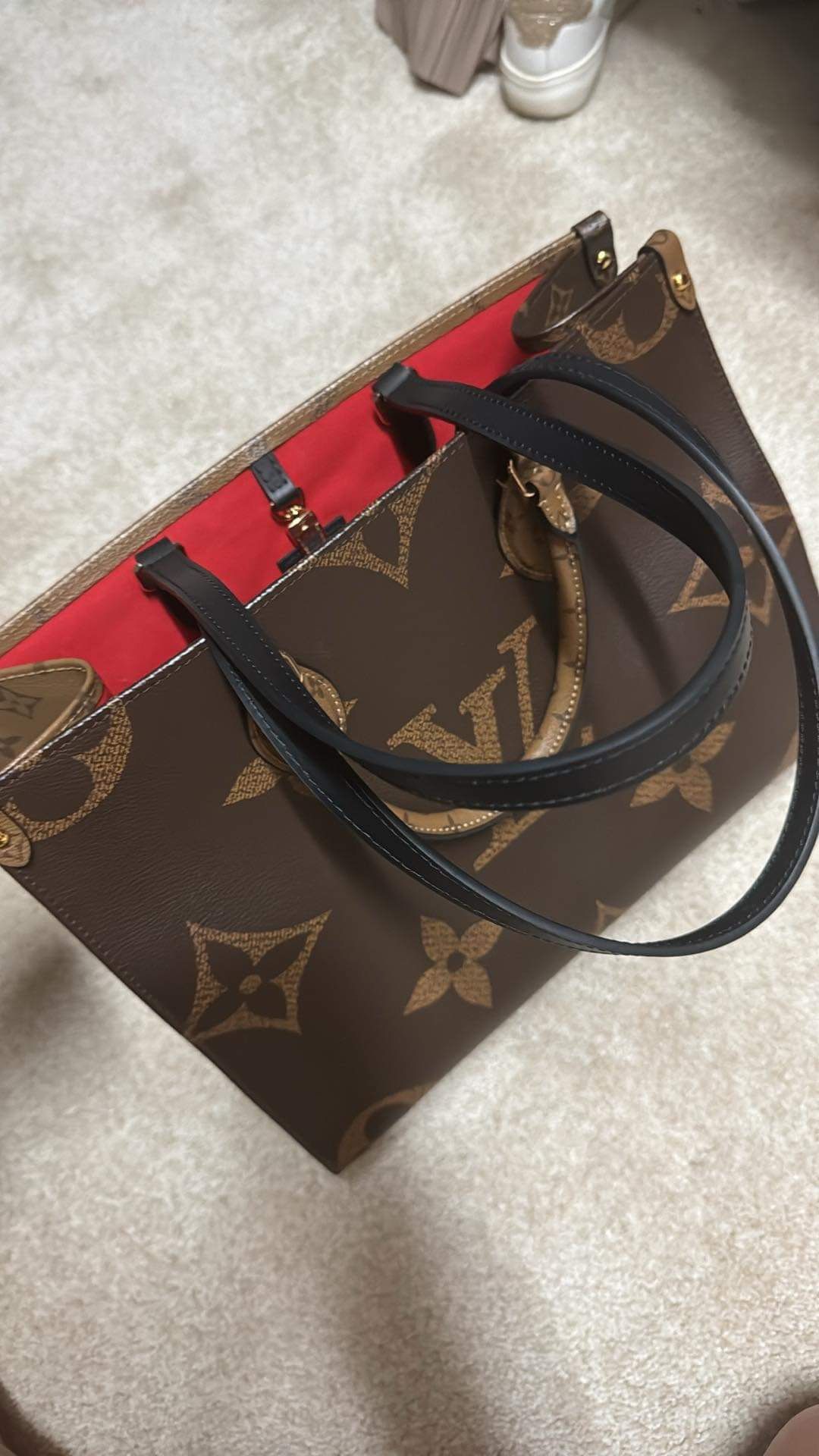 OnTheGo MM Louis Vuitton Handbag