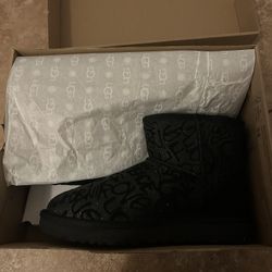 black graffiti UGGS 
