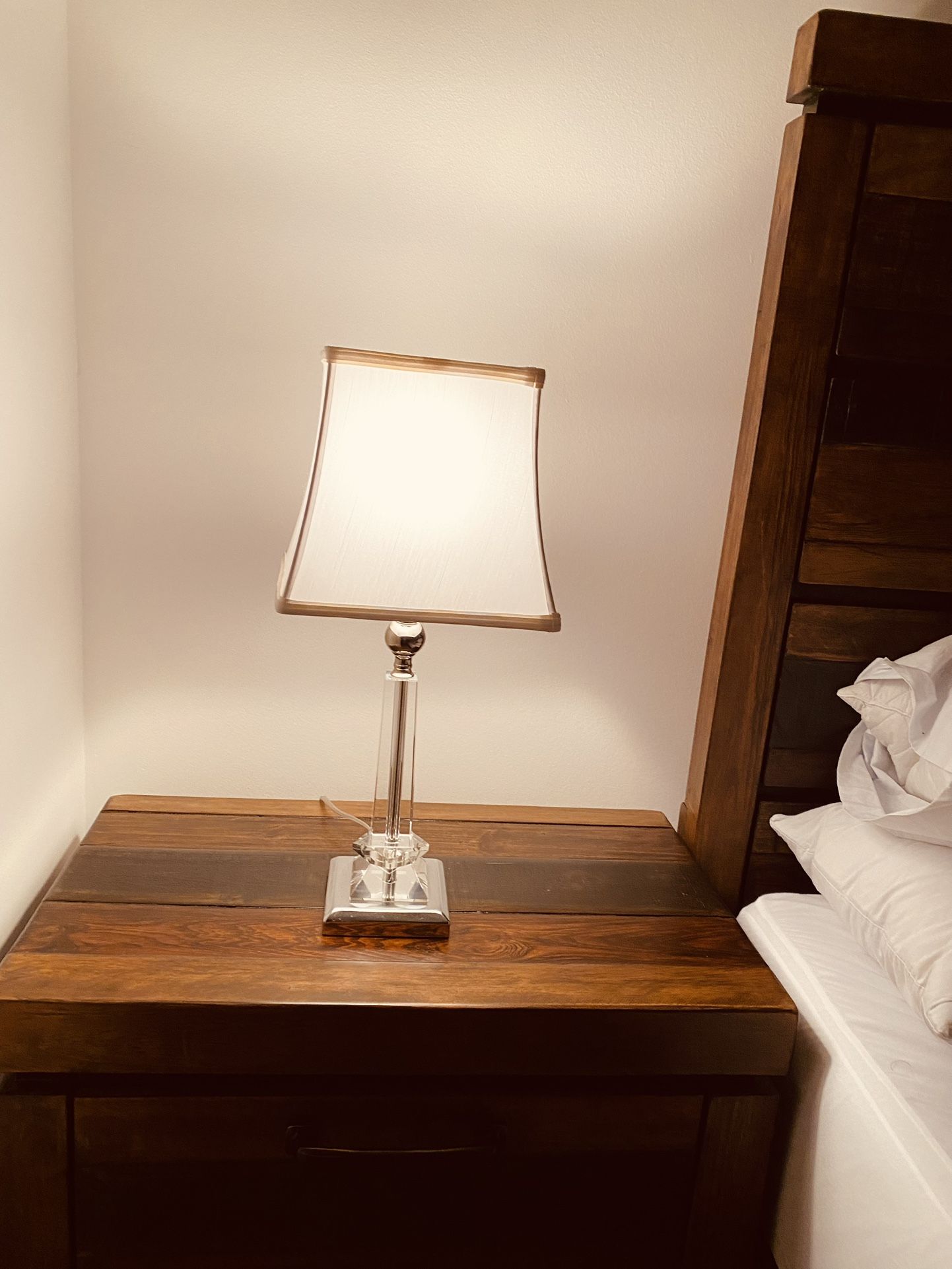 Beautiful Antique Nightstand/Table Lamp. Nice and cozy. Like new condition. 22” tall with shade. Look at another lamp and buy both for $50. Great barg