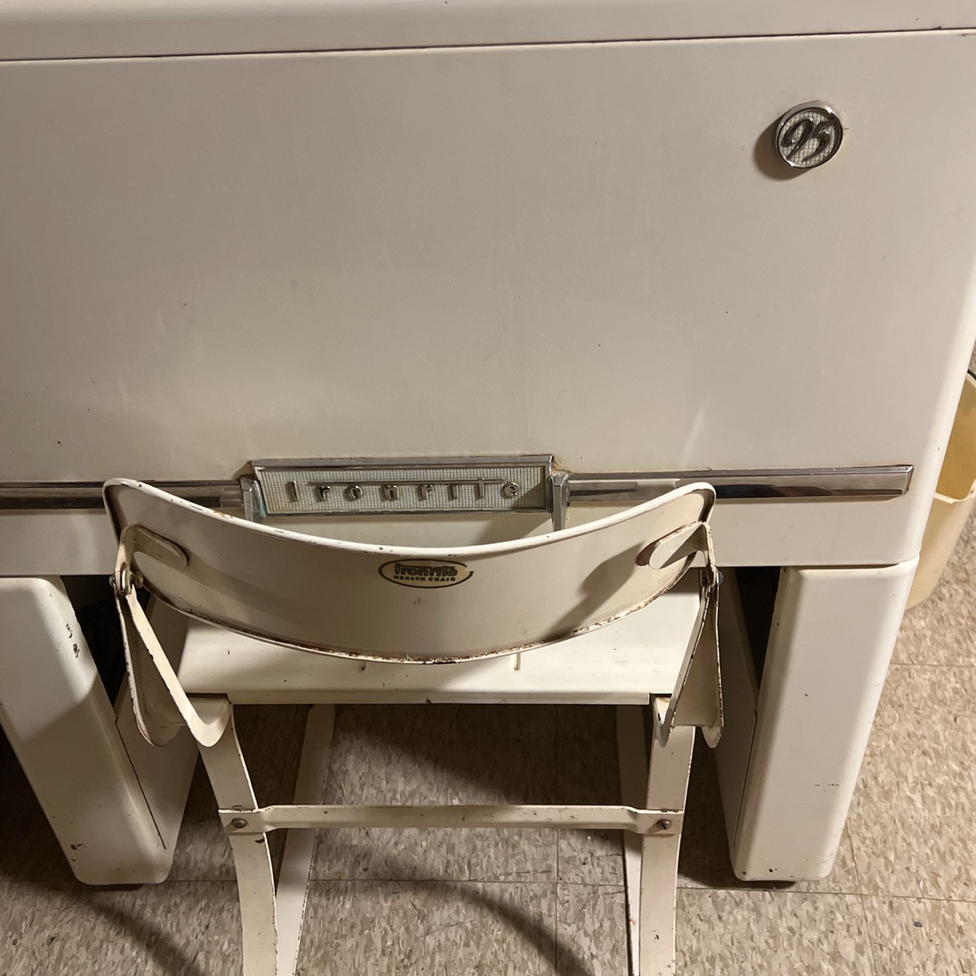Ironrite Mangle Model 95 W/chair
