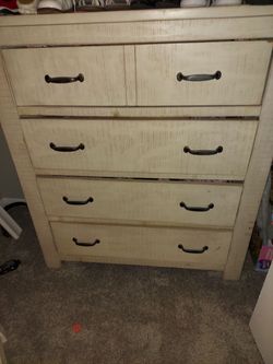 Nightstand & Chest Dresser