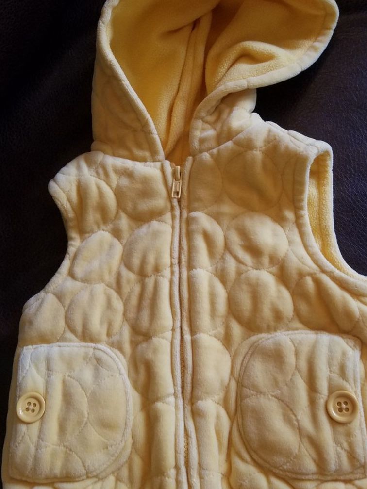 GYMBOREE GIRLS 2T-3T YELLOW VELOUR HOODED VEST ZIP FRONT POCKETS