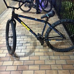 LOOKING FOR TRADES PAC MAN THRONE 