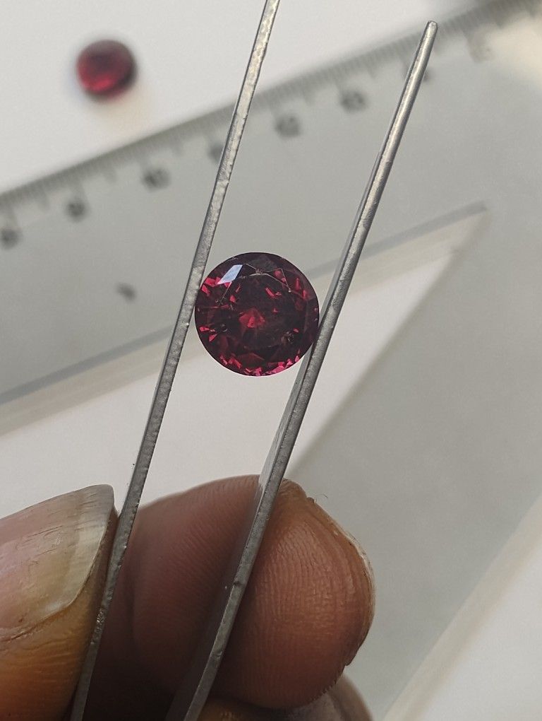 10.5 Carat Red Garnet: VVS QUALITY: Lush Red: 2pcs: Birthstone: #4