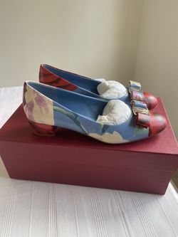$750 SALVATORE FERRAGAMO  Ladies Multicolor Vara Bow Pump Shoe, Brand NEW Size 6.5C