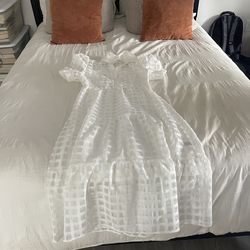 Women’s Medium White Dress