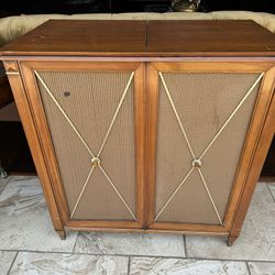 MAGNAVOX Console Record Player/ RADIO... $1,295.00* • • Brand: MAGNAVOX  UNIT DETAILS: 
