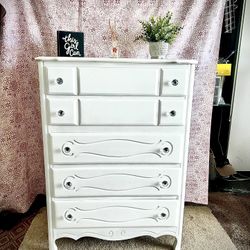 Refinished Solid Wood 5 Drawer French Provincial Vintage Chest/ Dresser With New Hardware And Removeable Drawer Liners  32x18x44