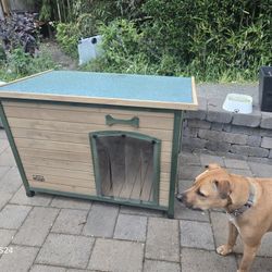 Cedar DOG HOUSE