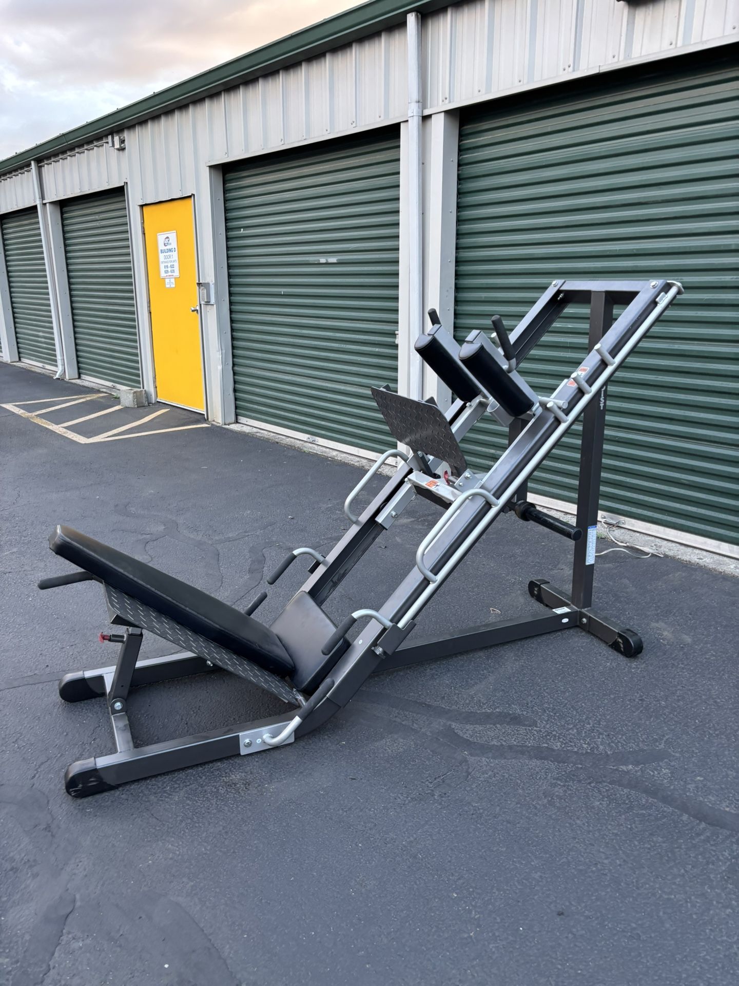 Hoist Leg Press And Hack Squat 