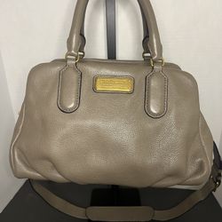 Like New Marc Jacobs Bag In Taupe 