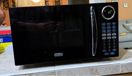 Sunbeam Black Microwave 900 watts