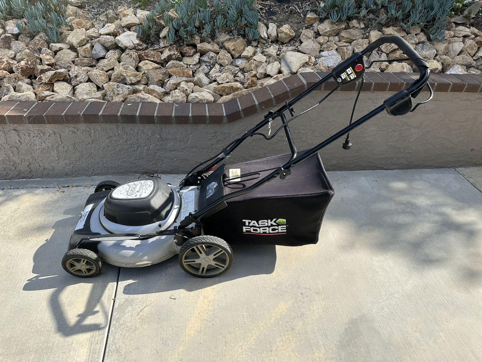 Task Force Plug In Electric Lawn Mower
