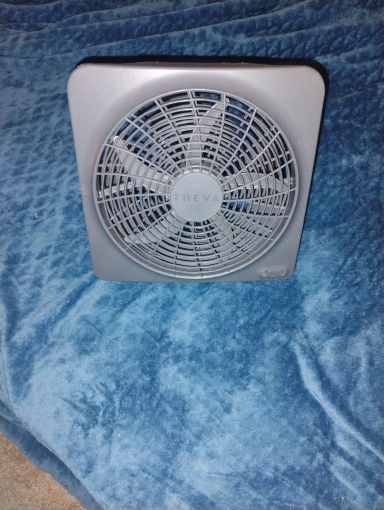 15$ Each Booster Seat Or Girls Tent Or Gray Fan Etc