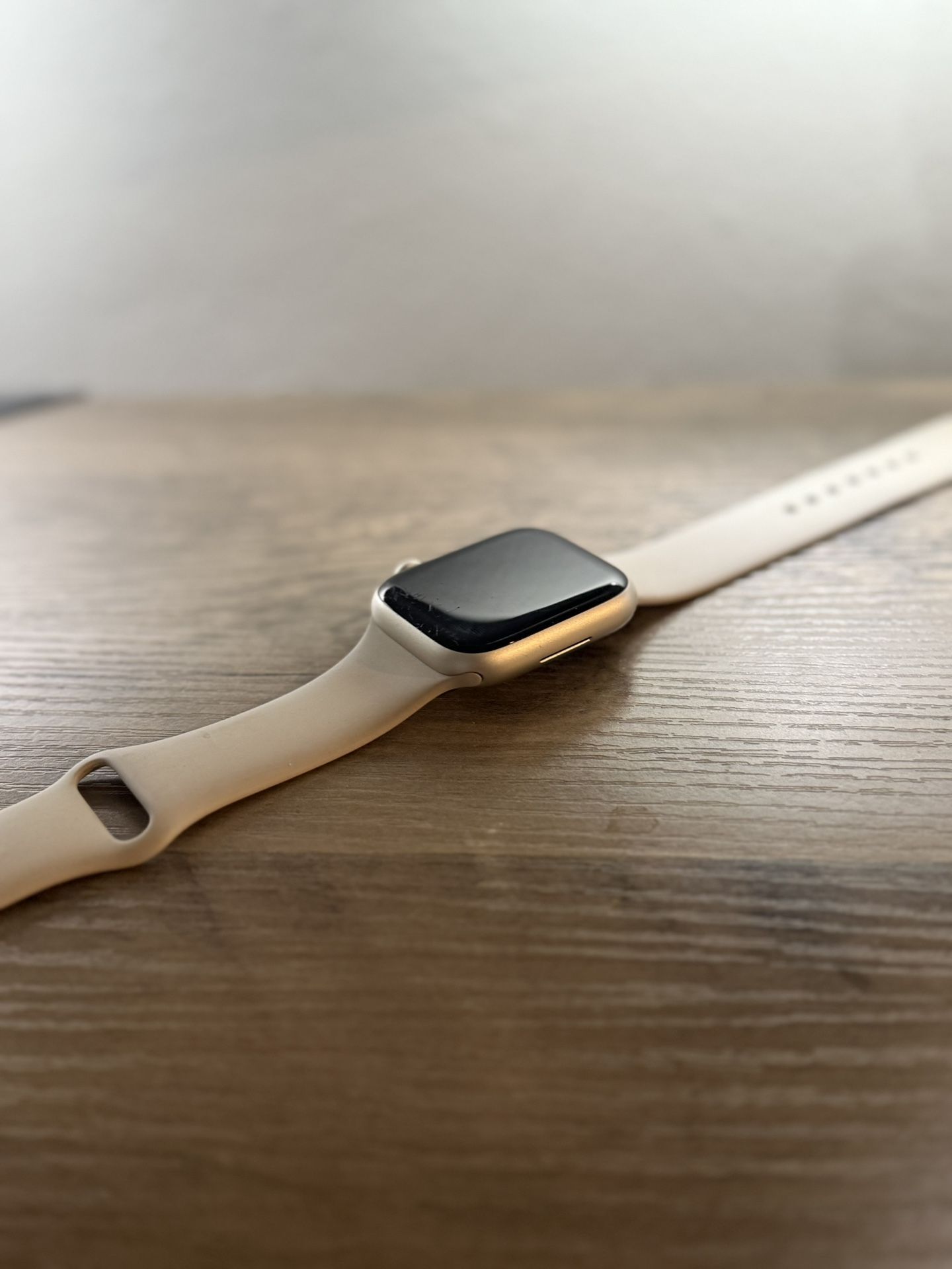 Apple Watch Series 9 (45mm GPS + Cellular) Unlocked