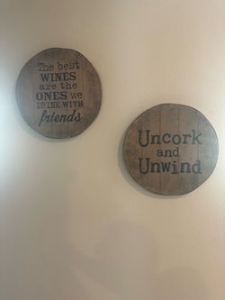 Set of 2 Round Wood Wine Wall Signs