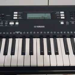 Piano Keyboard Yamaha 76 Keys (All Accessories Included)