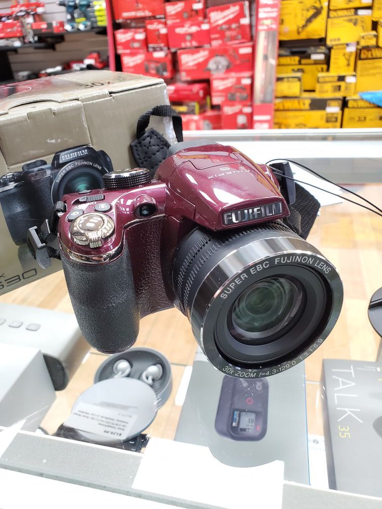 Fujifilm Finepix S4530 Digital Camera
