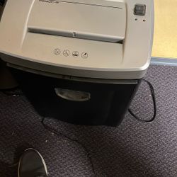 Paper Shredder 